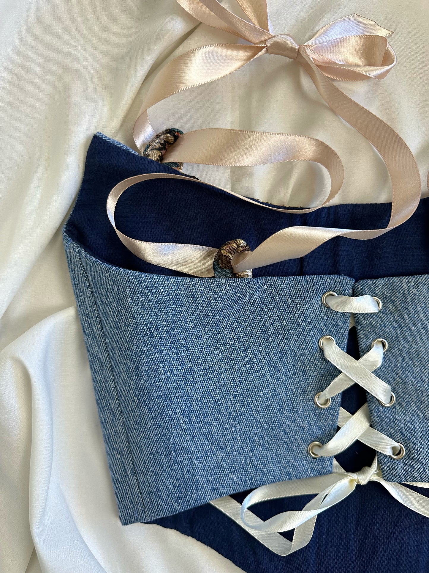 Corset SEVENTY DREAMS( PE COMANDA)